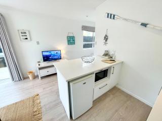 Sailor's Cottage - Stay Waiheke - 1