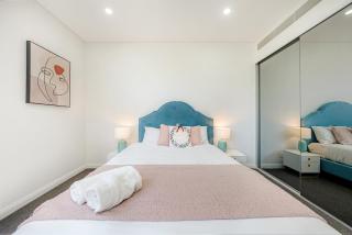 Modern 2BR Retreat by Sydney Olympic Park - 7