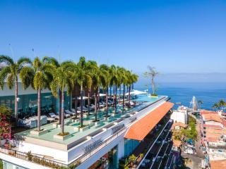 Pier 57 Romantic Zone Luxury Condo 204 - 1