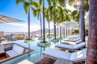 Pier 57 Romantic Zone Luxury Condo 204 - 2