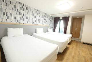 Jeju Moseulpo Hotel - 4