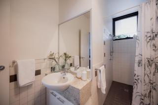 Heart of Hobart | CBD Apartment & Parking - 6