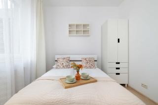 Spacious Apartment with Underground Parking and Terrace by Noclegi Renters - 8