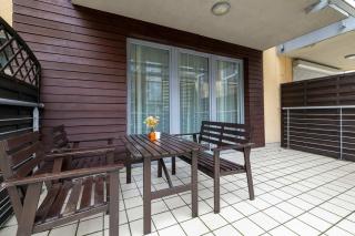 Spacious Apartment with Underground Parking and Terrace by Noclegi Renters - 7