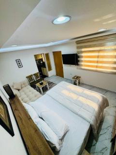 Cozy Private Studio with Garden Al Manhal, Abu Dhabi-5 - 6