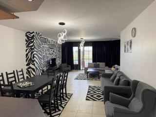 3BR Chalet At Ein Bay Steps To The Beach - 3