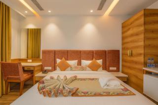 Hotel SG Continental Amritsar !! Prime Location ! Parking ! Open Terrace - 6