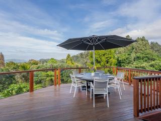 Coro Harbour View - Coromandel Holiday Home - 9
