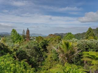 Coro Harbour View - Coromandel Holiday Home - 5