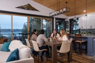 The Treasure Trove - A Dog-Friendly Gem - 0