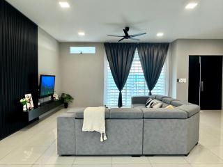 4BR Cozy Villa for 16 Pax Quiet Area & Spacious - 7