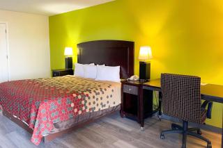 Econo Lodge Inn & Suites Sweetwater I-20 - 2