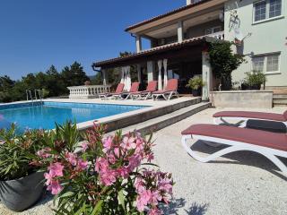 Apartman Srdoč za 8 osoba s bazenom - 0