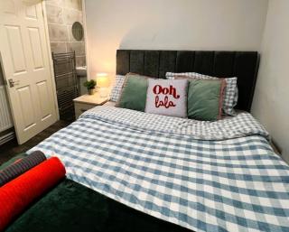 8 person 4 bedroom 4en-suite Free Parking - 4