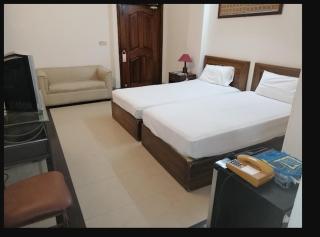 Khan Regency Hotel - 4