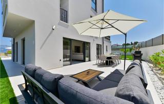 Ocean Front Home In Slatine - 3