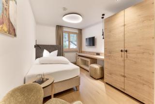 Quality Hosts Arlberg - Hotel Goldenes Kreuz B&B - Sankt Anton am Arlberg - 9