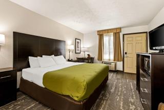 Quality Inn Traverse City - 2