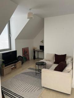 Modern 1-Bed Apartment in a Quiet Gated Community - 0