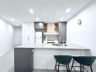 Modern & Stylish Haven Westfield Hospital, gym&Pool, Free P - 9