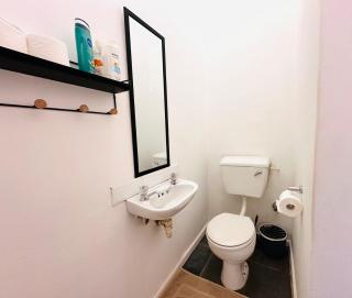 Hermanus 2 bed (Incl King bed) - Walk to the sea! - 6