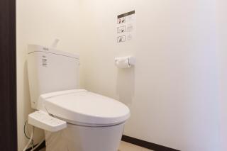 Yoshi no Kyo 607 - 2-Min Walk to Kuromon Market - Family Suite with 2 Bedrooms - 2 Toilets & 1 Bathroom - Heated Living Room Floor - Near Dotonbori - 5