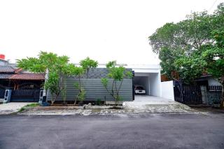 OYO Life 2491 Omah Puspa - 1