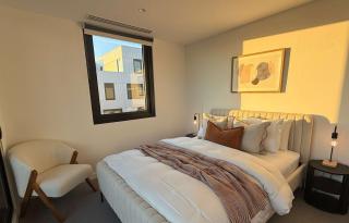 3BR 2Bath FREE PARKING Balcony w Cityviews - Melbourne - 6