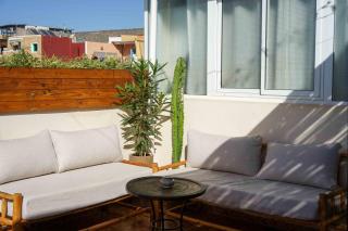 Monkey's Guest House - Ocean View Rooms & Apartment with Rooftop - 4