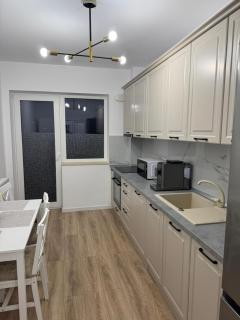 Modern 72m2 Apartment near Coresi Mall - Self Check-in - Free Parking - 3