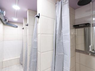 Capsule Hotel Happy lounge - 5