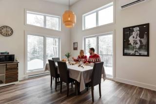 Chalet Aube with Spa, Ski Montcalm - 8