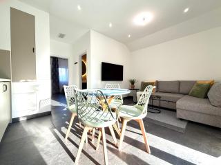 Strasbourg Appartement Moderne 7 min du Centre en Train Terrasse & Parking Gratuit - 0