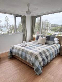 Oceania on Burleigh Beach - Gold Coast - 3