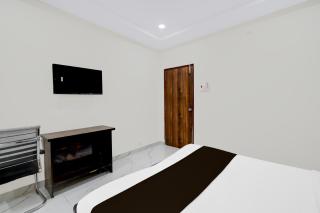 Super Townhouse Oak Bachupally Medical College Formerly SV Hotels - 1