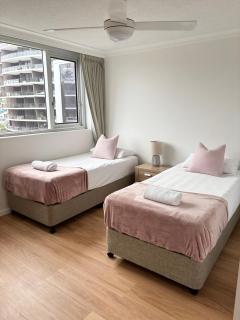 Oceania on Burleigh Beach - Gold Coast - 5