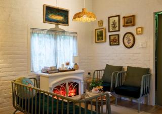 Hilltop House-Vintage Retreat-Garden&Mountain View - 1