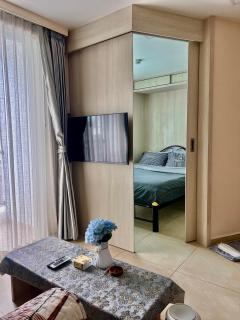 City Garden Olympus balcony near walking street - 2