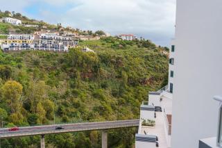 GuestReady - Madeiran mountain view with pool - 4