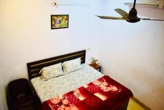 Radha Krishna Paying Guest House - 6