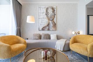 StayShort - Stylish 2-Bed Oasis with Pool in Peaceful Creek Harbour - 3