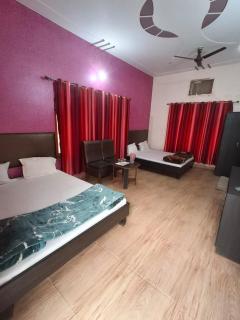 Treat Hotel And Restaurant - 3