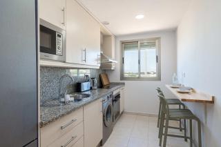 Elegant 3BR Penthouse with Sea View Pool & Garden - 4