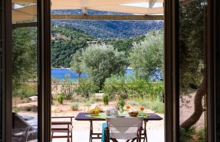 Loutsa Waterside - 8