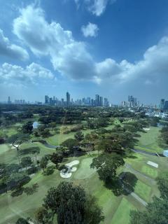 Luxurious Taguig Apartment with Private Pool and Central AC - 5