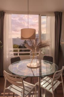 Panoramic views and a swimming pool near the airport - 8