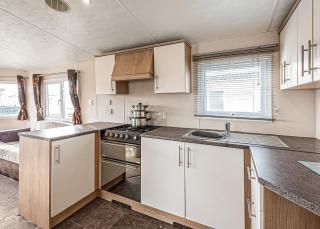 Lyons Manor House - 5