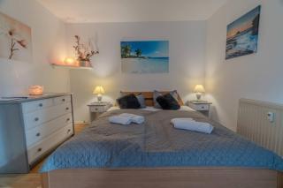 Schoenes 1 Zimmer - Sauna - Schwimmbad - Free Parking - 3