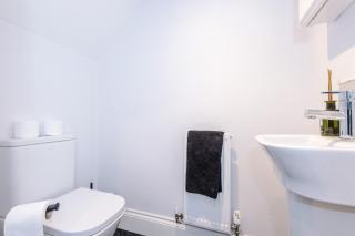 Driveway Stunning 3Bedroom Home in Preston - Broughton - 3