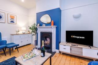 Charming City Centre 3 Bed Flat by 53 Degrees Property- Ideal High St Location - 8